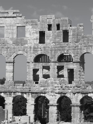 Amphitheater_Pula_2_thumb.jpg