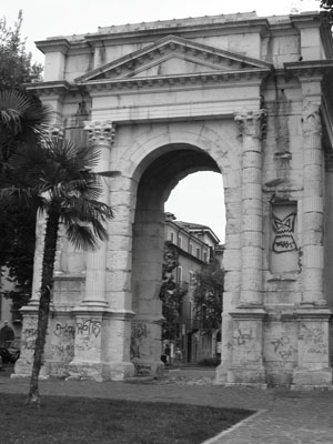 Romeinse_poort_Verona_thumb.jpg